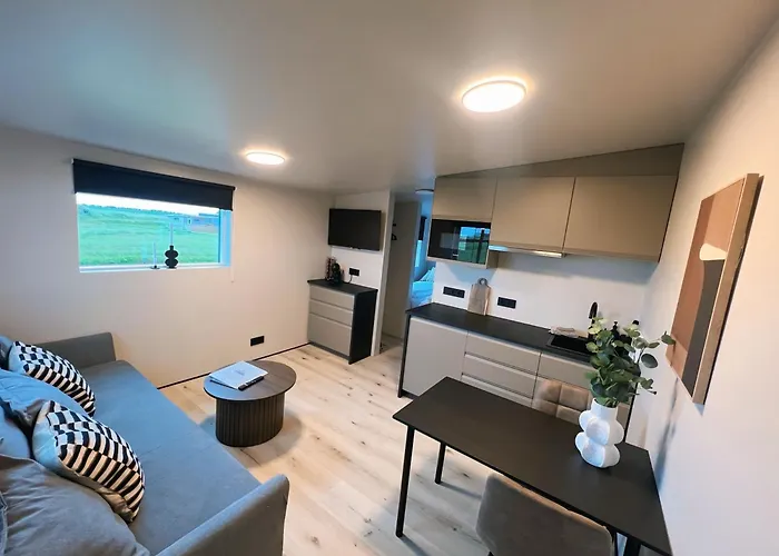 Garthur Apartments