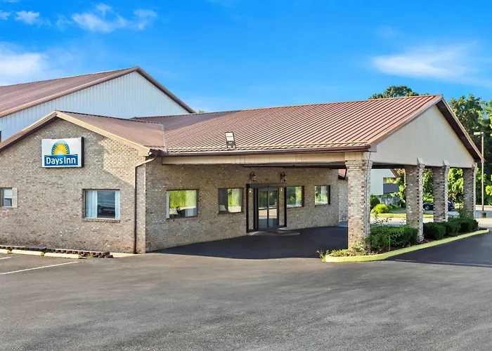 Days Inn By Wyndham Huntington