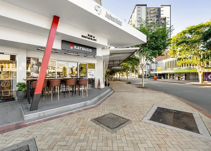 Jephson Hotel & Apartments