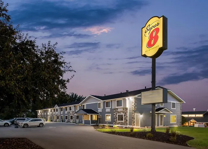 Super 8 By Wyndham Alexandria Mn