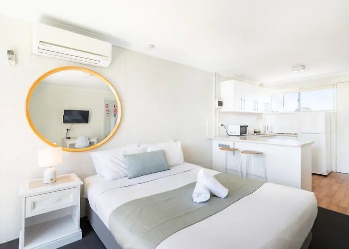 Bathurst Studio Apartments