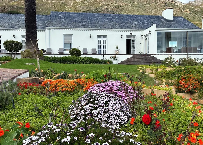 Manor On The Bay