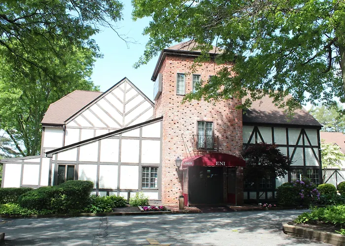 East Norwich Inn