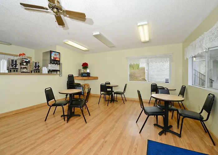 Americas Best Value Inn Saint Ignace