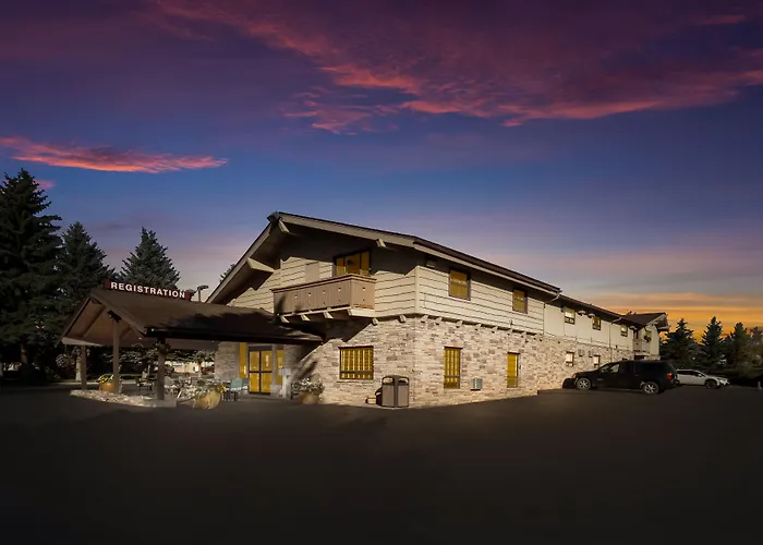 The Inn At Tomichi Village