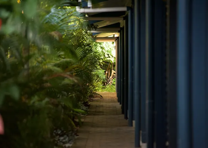 Lazy Lizard Motor Inn Port Douglas