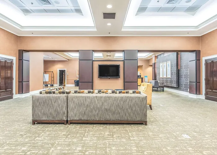 Doubletree By Hilton Columbus Hotel