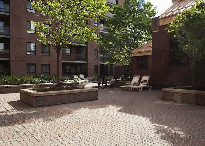 Les Suites Hotel Ottawa