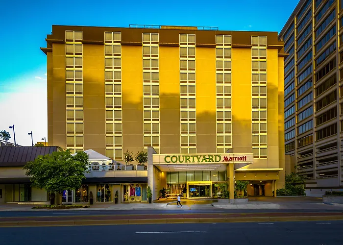 Courtyard By Marriott Bethesda Chevy Chase