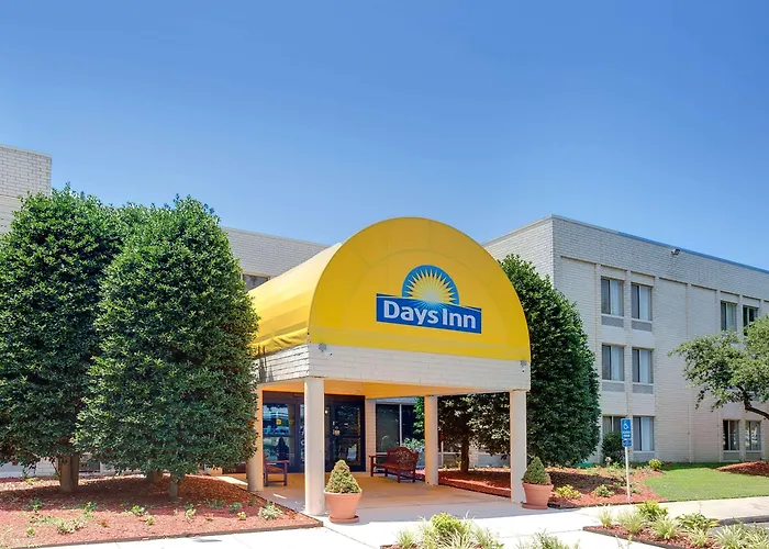 Days Inn By Wyndham City Center Oyster Point