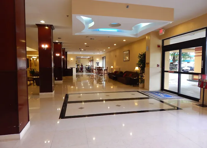North Miami Beach Gardens Inn & Suites (Adults Only)