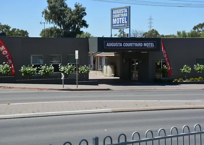 Augusta Courtyard Motel