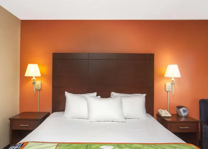 Days Inn By Wyndham Fremont