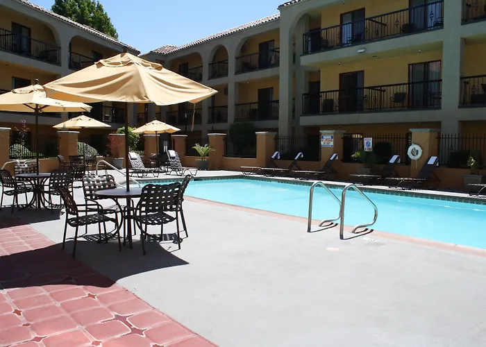 Best Western Plus Heritage Inn