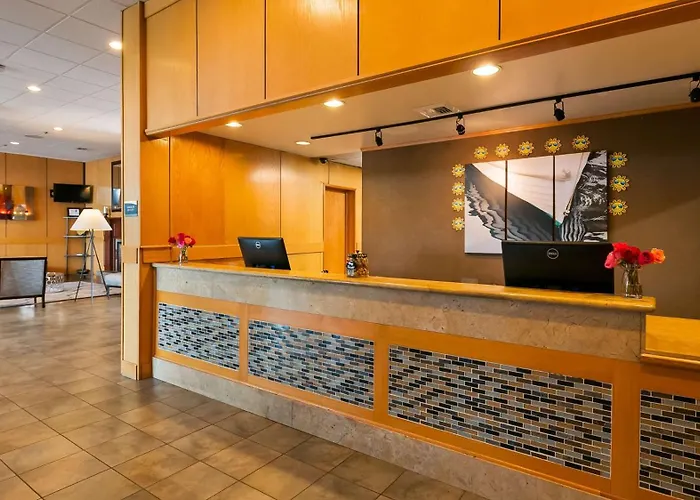 Best Western Plus Silverdale Beach Hotel