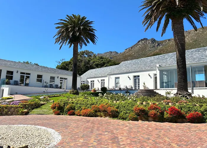 Manor On The Bay
