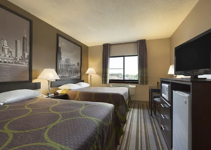 Super 8 By Wyndham Bridgeview/Chicago Area Hotel