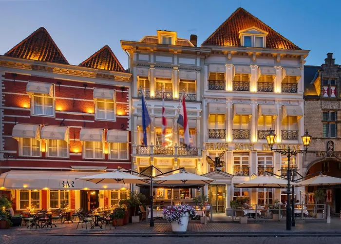 Grand Hotel En Residence De Draak