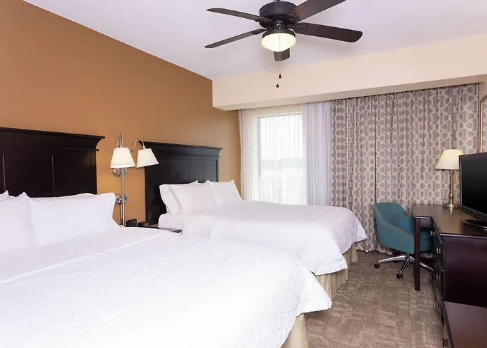 Hampton Inn & Suites Cleveland-Airport/Middleburg Heights