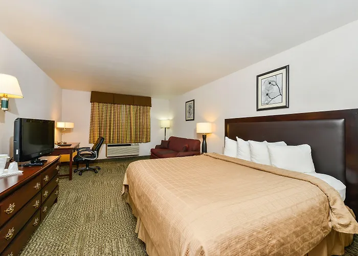 Quality Inn & Suites Stoughton - Madison South