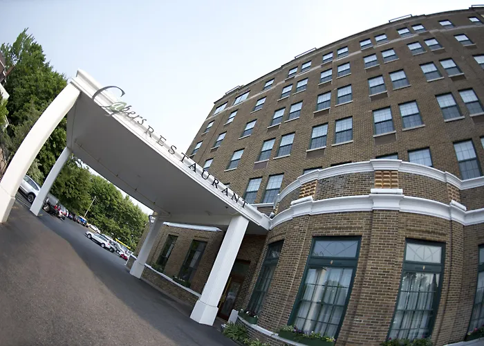 Landmark Inn