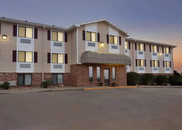 Travelodge By Wyndham Jefferson City