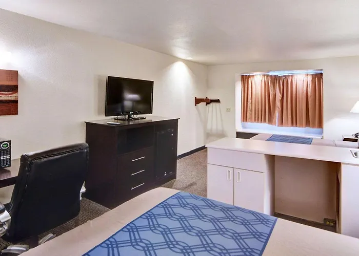 Rodeway Inn & Suites Lewisville I-35