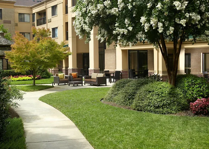 Courtyard By Marriott Atlanta Alpharetta