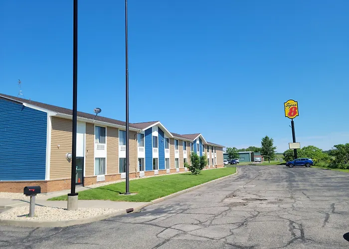 Super 8 By Wyndham Portage