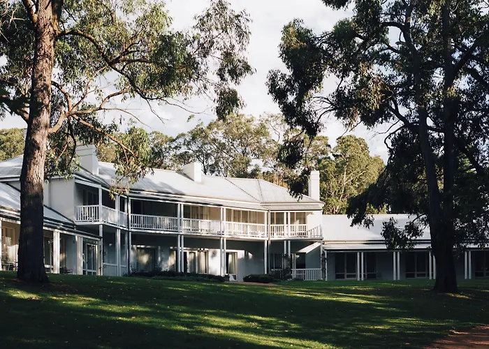 Lancemore Lindenderry Red Hill