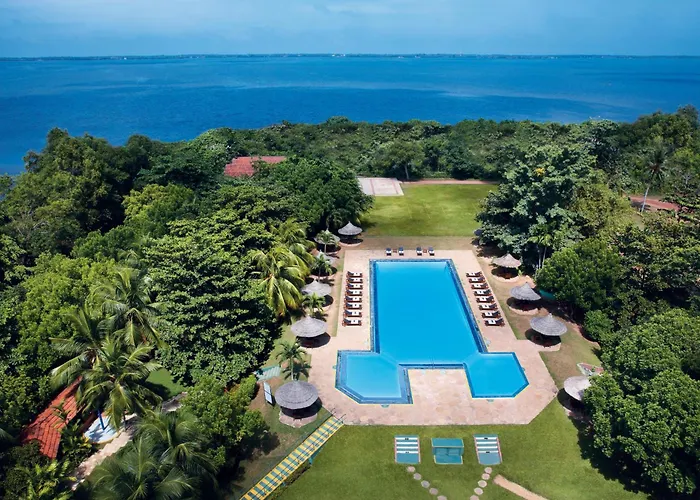 Vivanta Colombo, Airport Garden