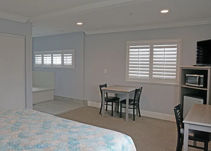 Surf City Inn