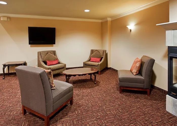 Holiday Inn Express & Suites By Ihg