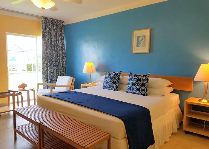 Flamingo Bay Hotel & Marina Freeport