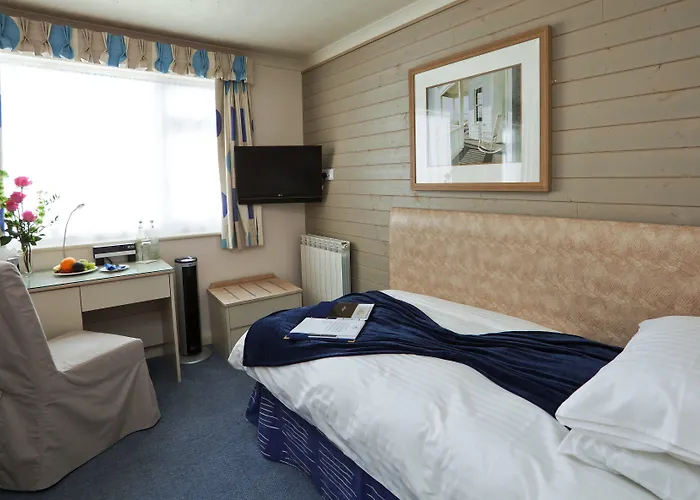 Cobo Bay Hotel Castel