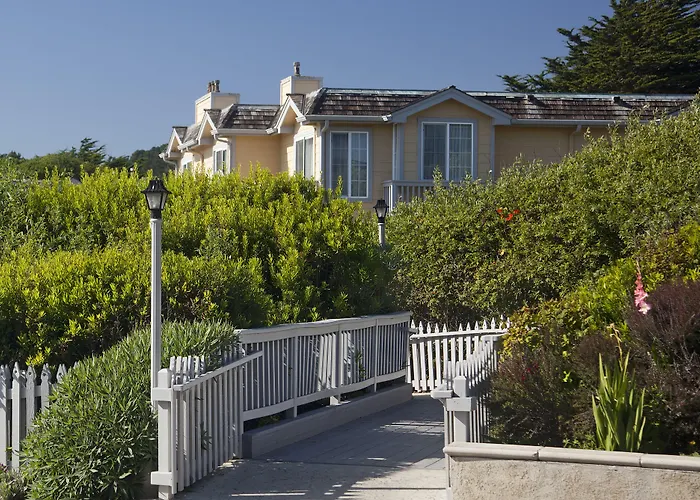 Pelican Inn & Suites Cambria
