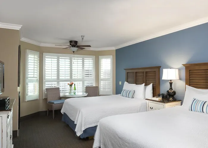 Sand Pebbles Inn Cambria