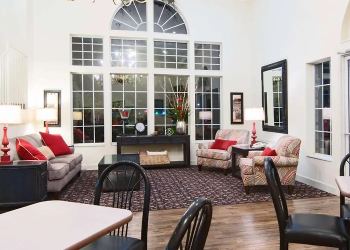 Super 8 By Wyndham Richmond