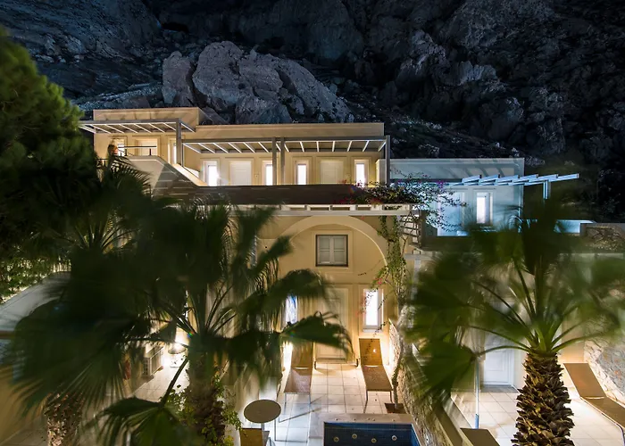 Antinea Suites Hotel & Spa Kamári
