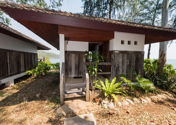 Rayong Resort Hotel โรงแรมระยองรีสอร์ท