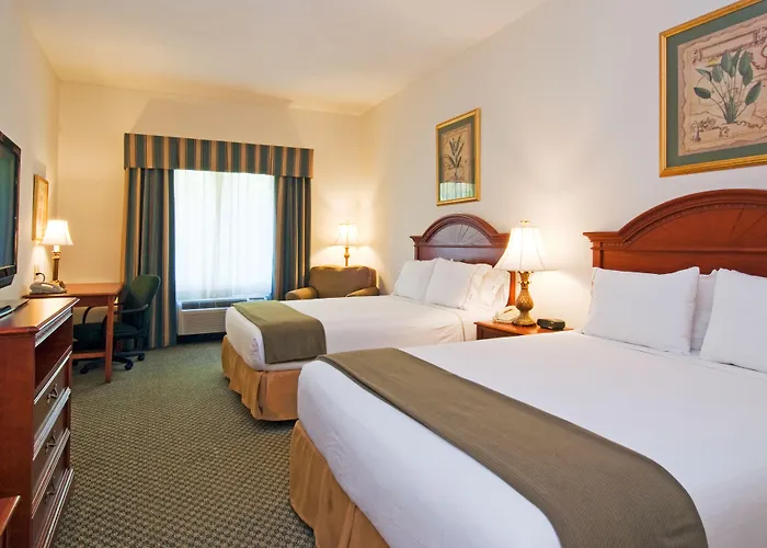 Holiday Inn Express & Suites By Ihg