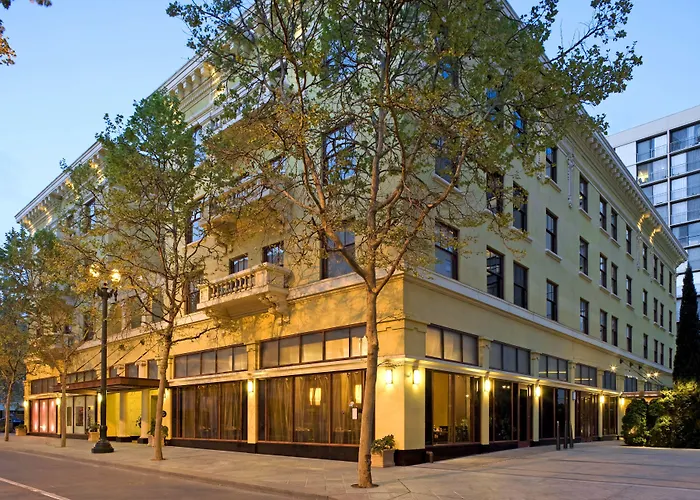 Four Points By Sheraton Downtown