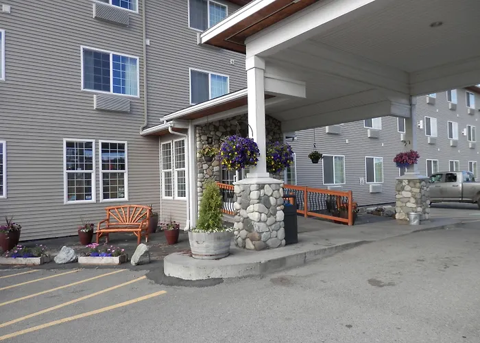 Grand View Inn & Suites