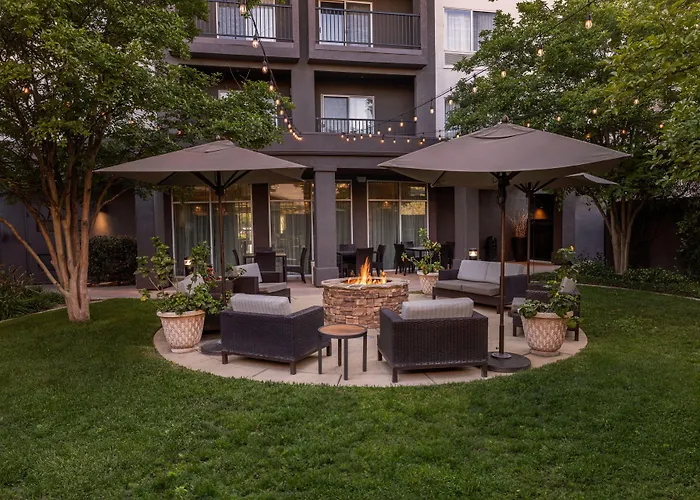 Courtyard Ventura Simi Valley