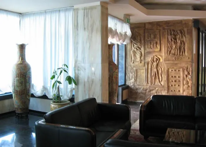 Hotel Alexander Palace