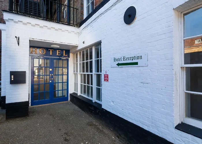 The George Hotel