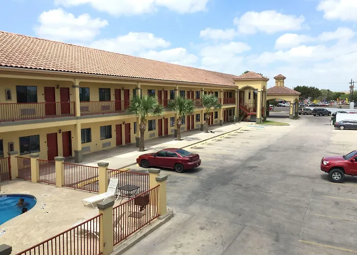 Boca Chica Inn And Suites
