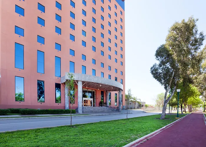 Best Western Plus Nuevo Laredo Inn & Suites