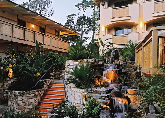 Hotel Tradewinds Carmel