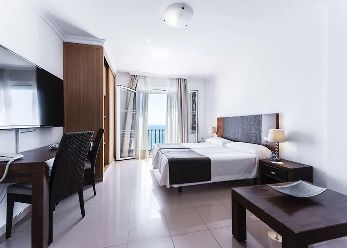 Toboso Apar - Turis Hotel Nerja
